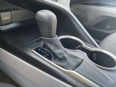 Used 2021 Toyota Camry LE image 30