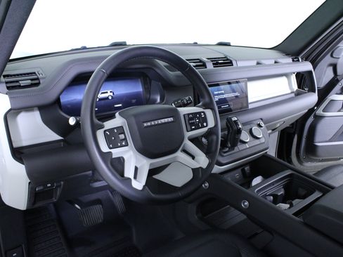 Used 2024 Land Rover Defender 110 S image 20