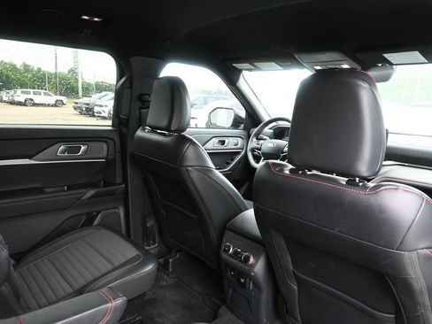 Used 2025 Ford Explorer ST-Line w/ Premium Package RWD image 38