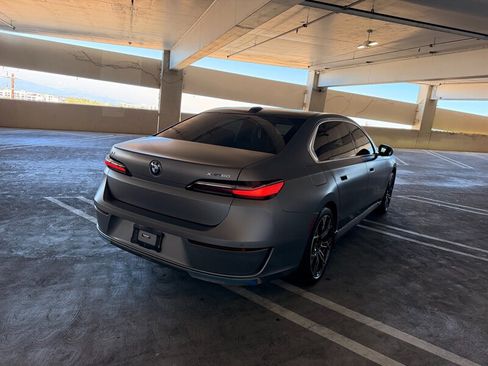 Used 2023 BMW i7 xDrive60 AWD/4WD image 4