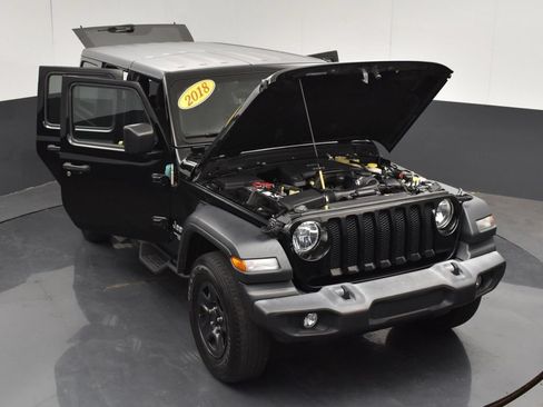 Used 2018 Jeep Wrangler Unlimited Sport AWD/4WD image 34