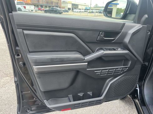 Used 2026 Toyota Tacoma SR5 AWD/4WD image 14