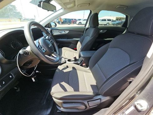 Used 2023 Kia Forte LXS w/ LXS Technology Package FWD image 11
