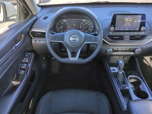 Used 2023 Nissan Altima 2.5 SV image 15