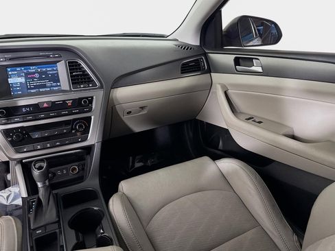 Used 2017 Hyundai Sonata Sport w/ Value Edition Package 02 image 24