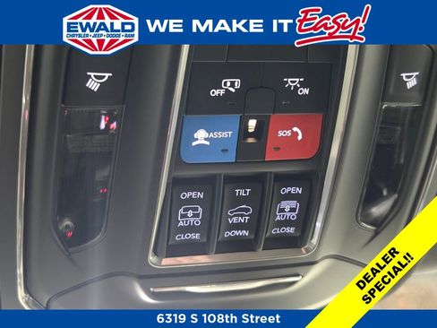 New 2025 Jeep Grand Cherokee L Limited w/ Black Appearance Package AWD/4WD image 13