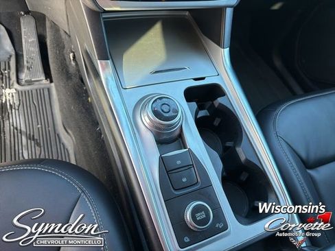 Used 2022 Ford Explorer XLT w/ Equipment Group 202A AWD/4WD image 13