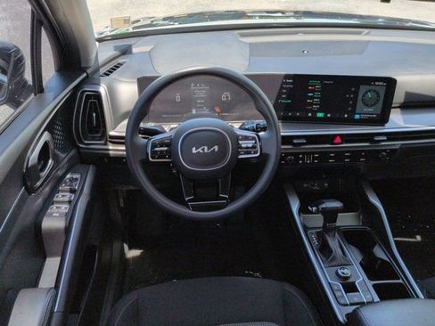 Used 2024 Kia Sorento LX FWD image 15