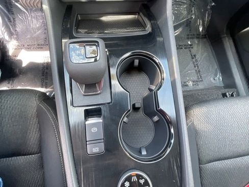 Used 2025 Nissan Rogue SV AWD/4WD image 18