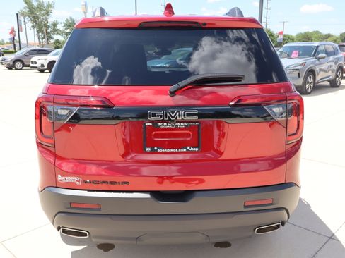 Used 2023 GMC Acadia SLT w/ Elevation Edition FWD image 6