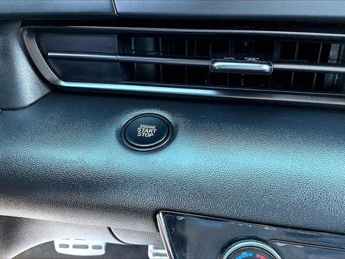 Used 2025 Hyundai Elantra Sport FWD image 38