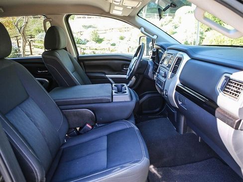 Used 2017 Nissan Titan SV RWD image 24