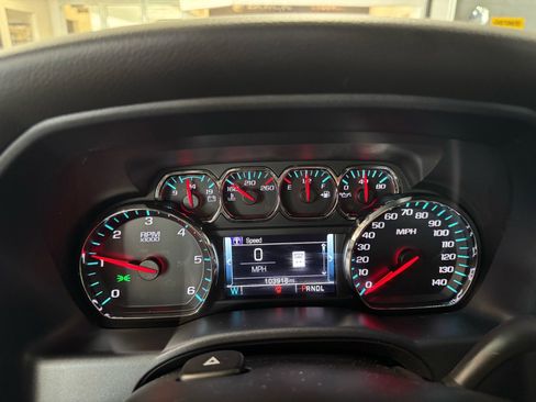 Used 2018 Chevrolet Silverado 1500 LT w/ All Star Edition AWD/4WD image 19