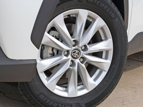 Used 2024 Toyota Corolla Cross LE AWD/4WD image 12