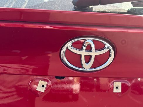 Used 2022 Toyota C-HR XLE image 15