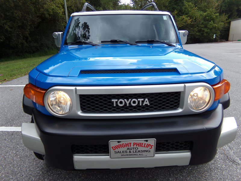 Used 2007 Toyota FJ Cruiser 4WD w/ Upgrade Pkg 2 image 3