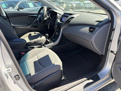 Used 2015 Hyundai Elantra SE FWD image 8