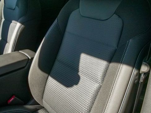 New 2026 Chevrolet Trax LT w/ Driver Confidence Package image 21