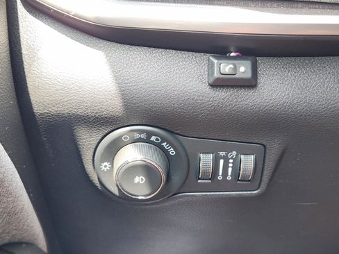 Used 2022 Jeep Compass Latitude FWD image 20