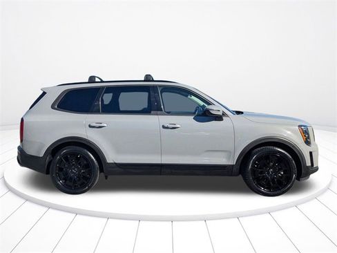 Used 2022 Kia Telluride EX w/ EX Premium Package image 12