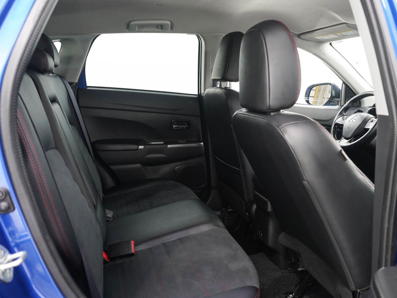 Used 2024 Mitsubishi Outlander Sport SE AWD/4WD image 13