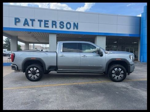 Used 2024 GMC Sierra 2500 Denali w/ Denali Reserve Package AWD/4WD image 16