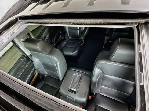 Used 2020 Chevrolet Suburban Premier AWD/4WD image 25