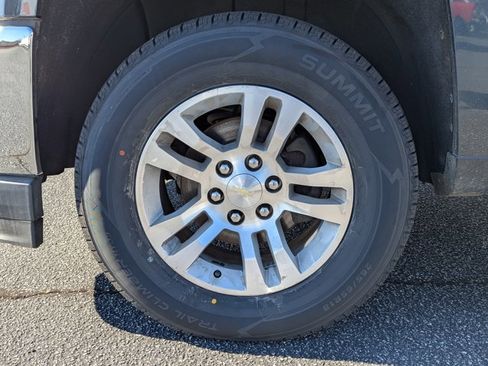 Used 2018 Chevrolet Silverado 1500 LT w/ All Star Edition image 9