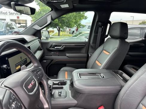 Used 2022 GMC Sierra 1500 AT4 w/ AT4 Premium Package AWD/4WD image 4