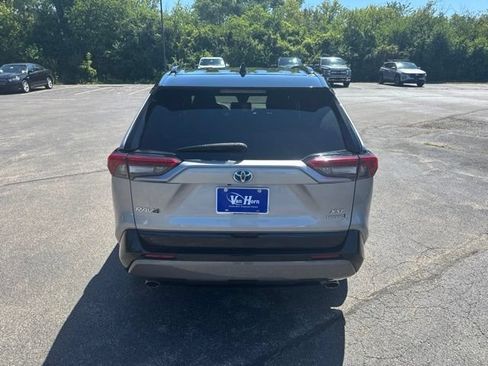 Used 2019 Toyota RAV4 XSE AWD/4WD image 5