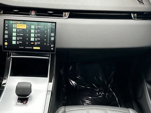 Used 2024 Land Rover Range Rover Evoque S image 32