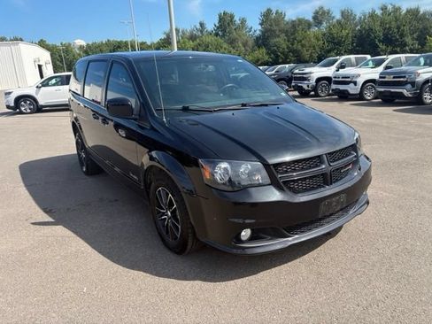 Used 2018 Dodge Grand Caravan SXT w/ Driver Convenience Group FWD image 5