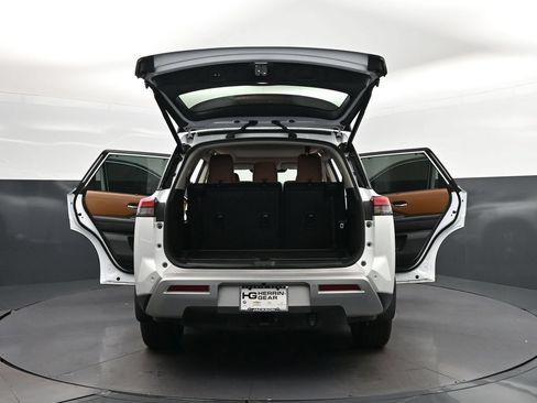 Used 2025 Nissan Pathfinder Platinum FWD image 51