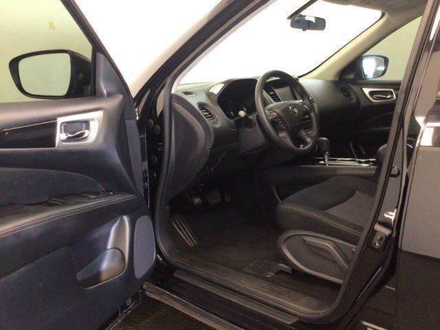 Used 2020 Nissan Pathfinder S AWD/4WD image 24