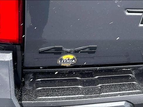 Used 2025 Toyota Tacoma TRD Off-Road image 7