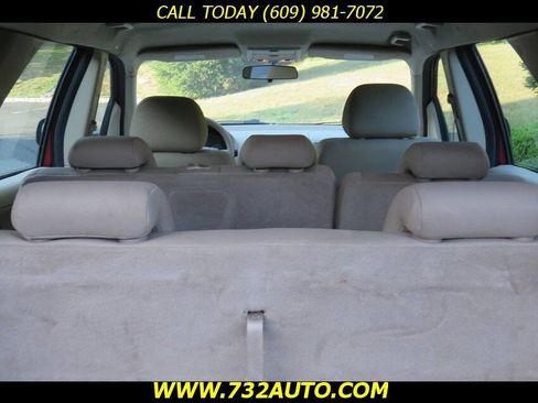 Used 2005 Ford Freestyle SE image 29