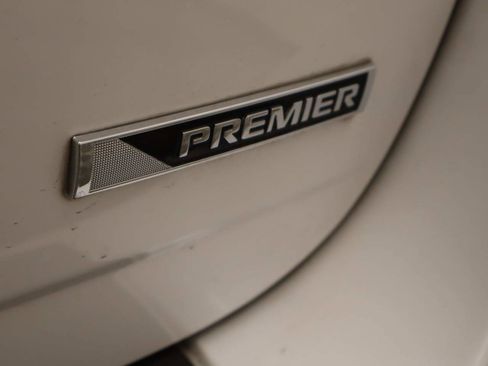Used 2017 Chevrolet Equinox Premier w/ Enhanced Convenience Package AWD/4WD image 22