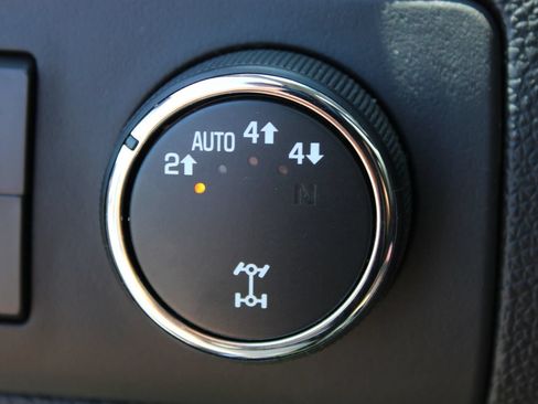 Used 2013 Chevrolet Tahoe LTZ AWD/4WD image 35