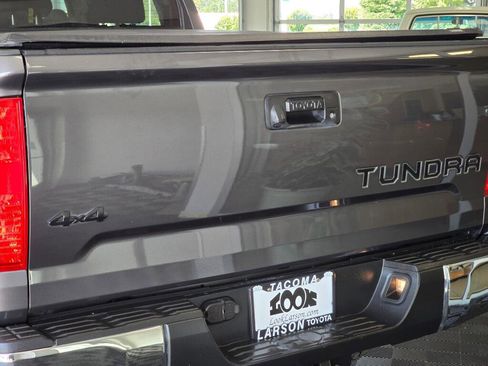 Used 2018 Toyota Tundra SR5 AWD/4WD image 12
