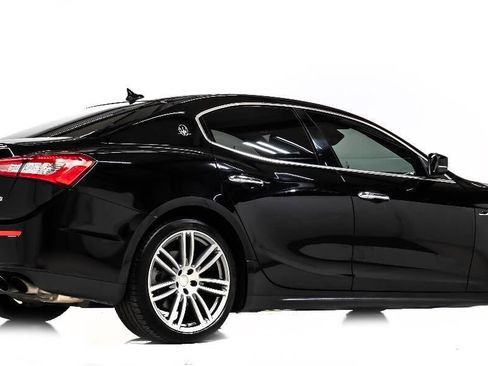 Used 2017 Maserati Ghibli Base 4dr Sedan image 3