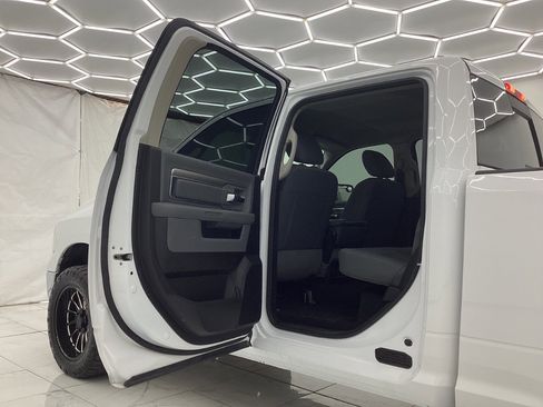 Used 2020 RAM 1500 Classic SLT image 22