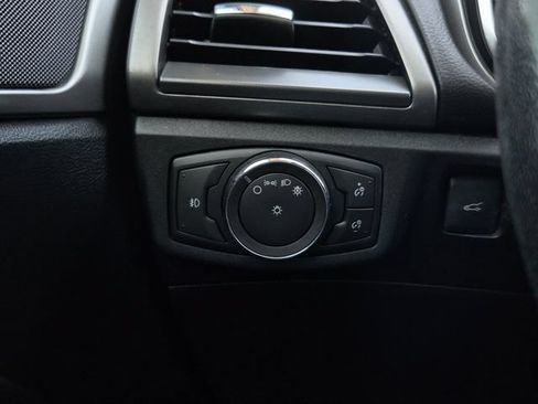 Used 2017 Ford Fusion SE w/ Equipment Group 201A FWD image 20