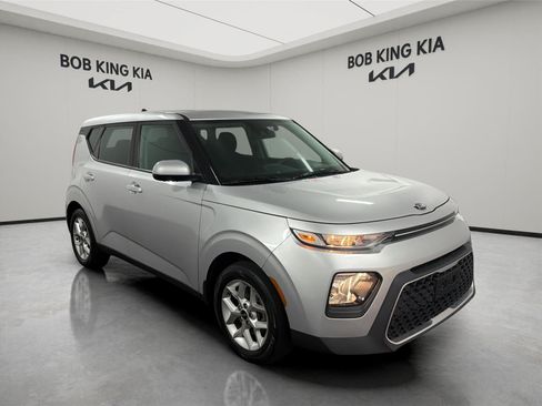 Used 2020 Kia Soul S FWD image 7