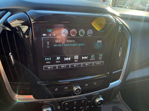 Used 2019 Chevrolet Traverse LT image 23