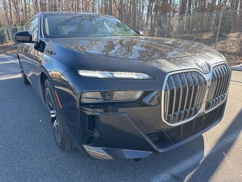 Certified 2023 BMW 740i w/ Executive Package image 11