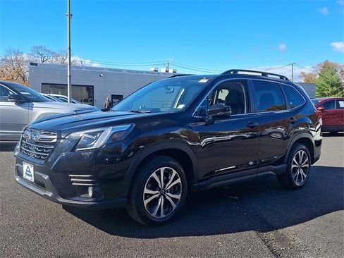 Used 2023 Subaru Forester Limited image 3