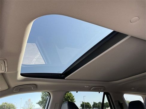 New 2025 Honda Pilot Touring image 24