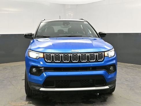 Used 2025 Jeep Compass Limited AWD/4WD image 2