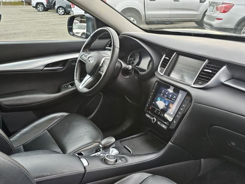 Used 2019 INFINITI QX50 Essential image 11