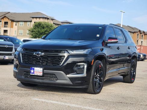 Used 2022 Chevrolet Traverse Premier w/ Redline Edition FWD image 2